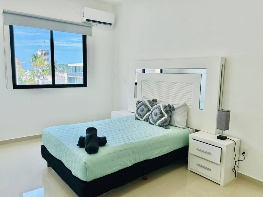 Elegante En Zona Dorada Familias By G P S Rentas