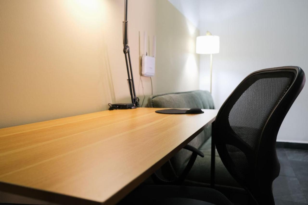And Comfortable 2br1ba Work Here *