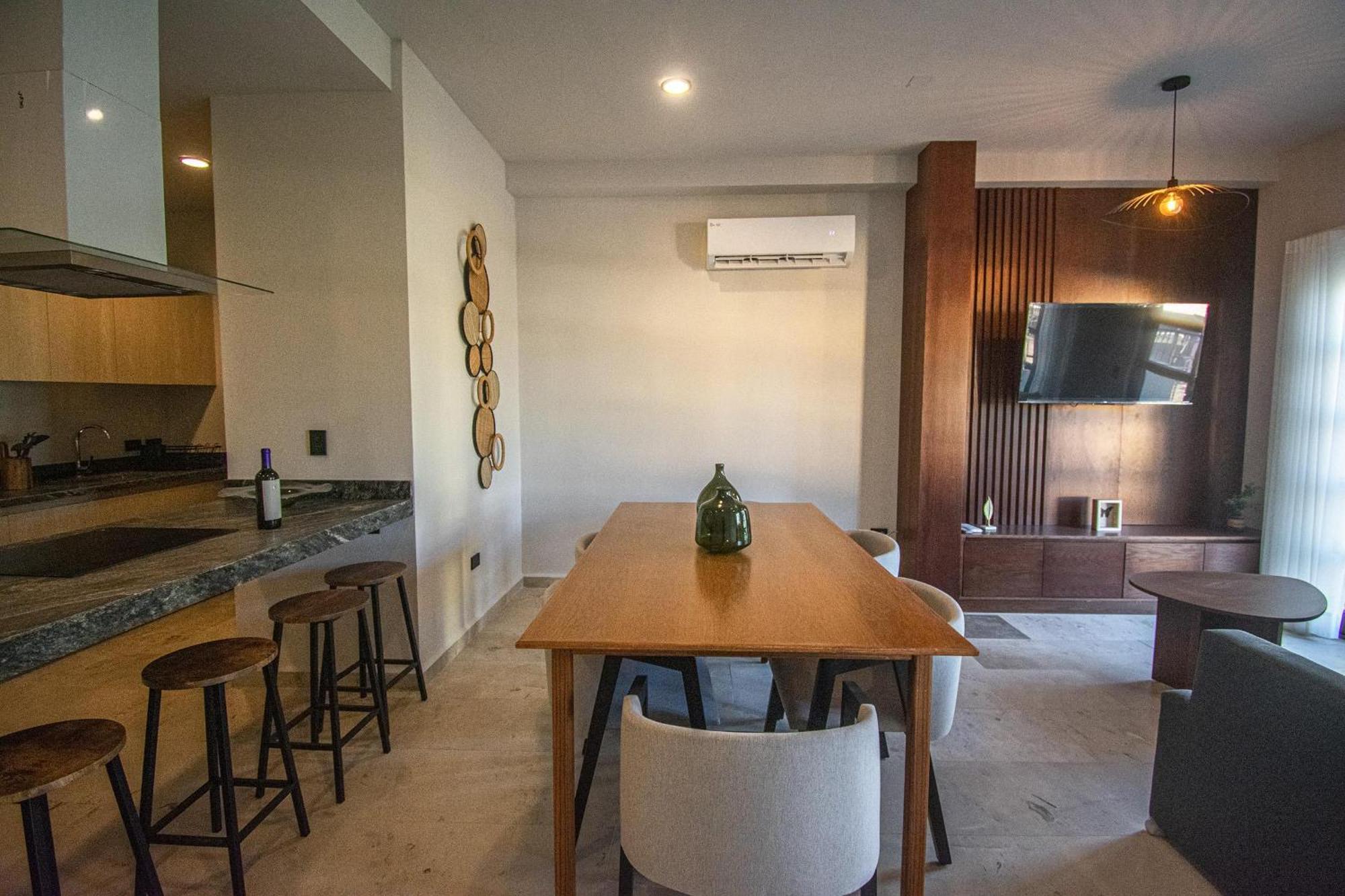 Brand New On Mazatlans Famous Street Apartamento *