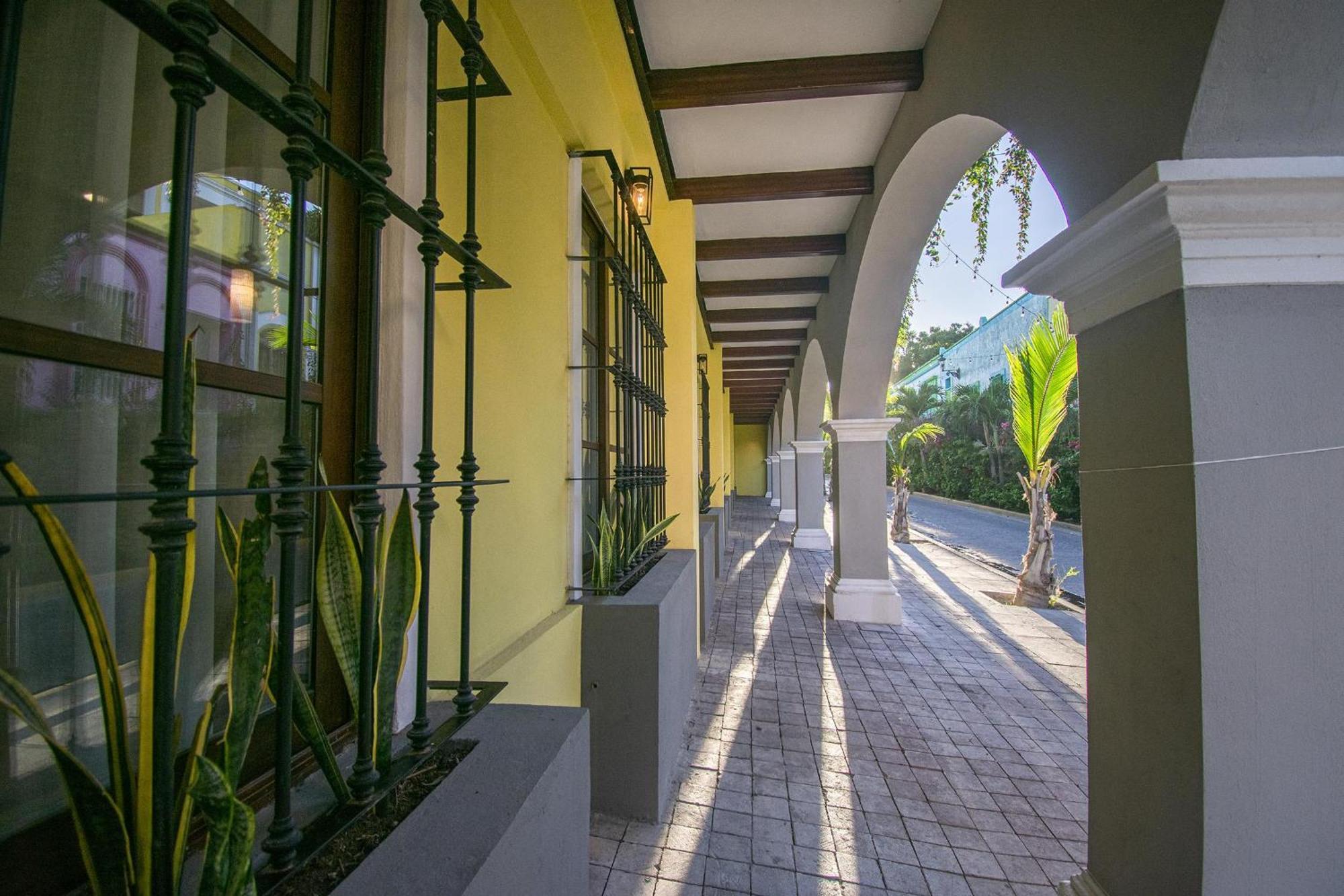 Brand New On Mazatlans Famous Street Apartamento *