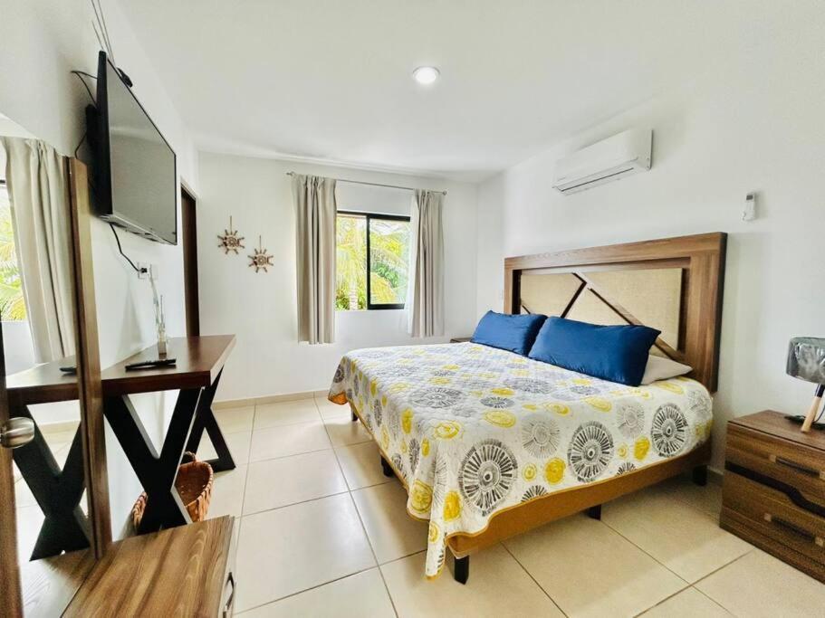 Casa En Privada Cerca De La Playa Y La Marina