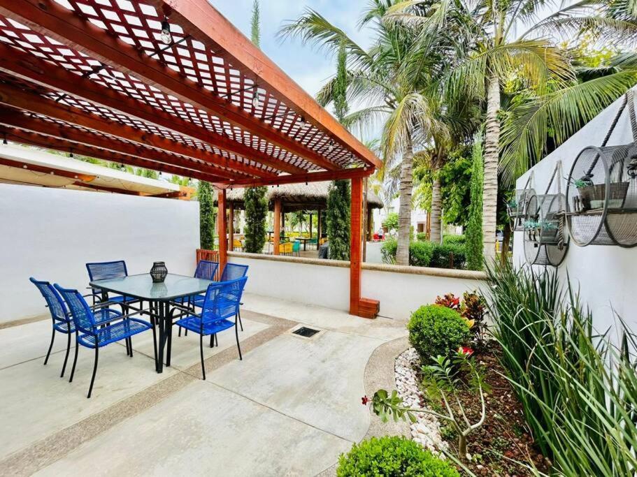 Casa En Privada Cerca De La Playa Y La Marina *