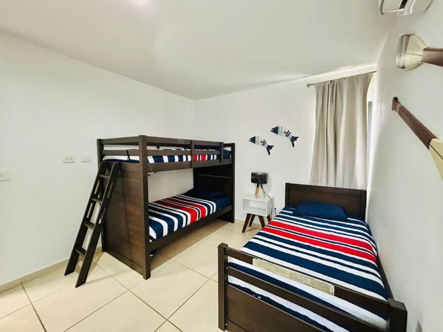 Casa En Privada Cerca De La Playa Y La Marina Apartamento