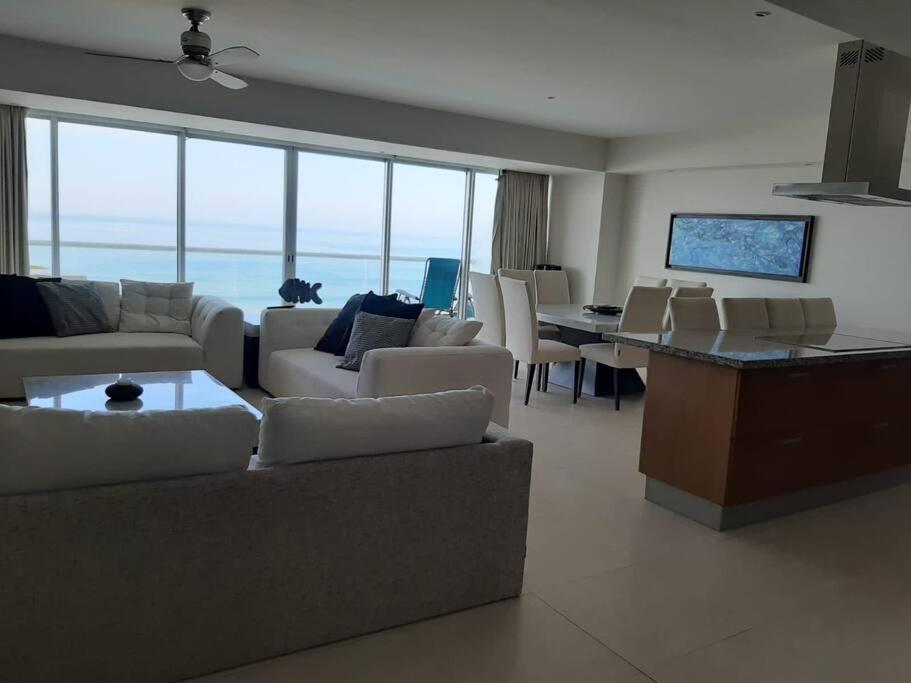 Apartamento Peninsula Tower 4 Bedrooms Beachfront Sea View *