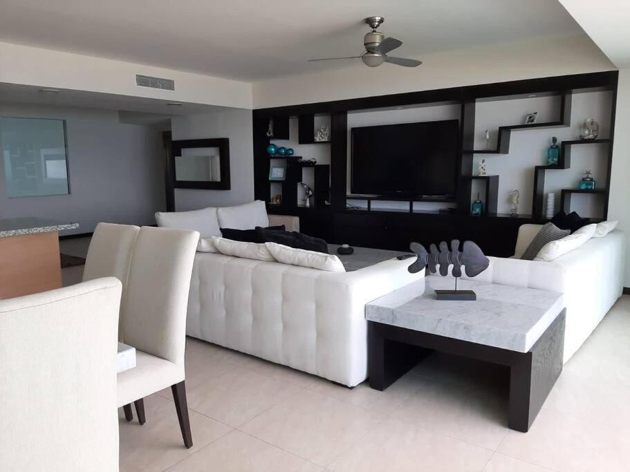 Peninsula Tower 4 Bedrooms Beachfront Sea View * Mazatlán