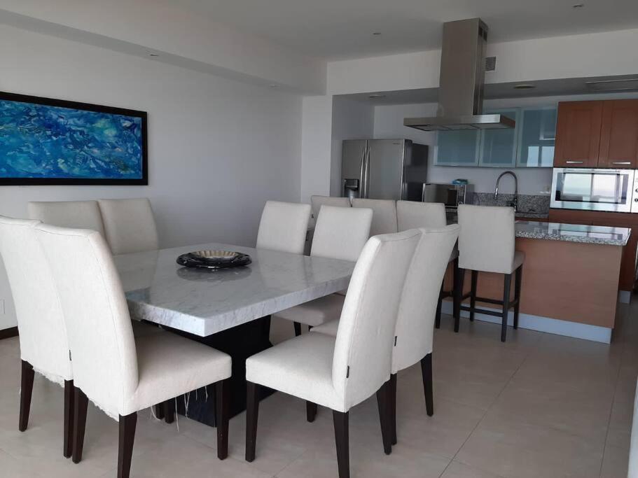 Peninsula Tower 4 Bedrooms Beachfront Sea View Apartamento *