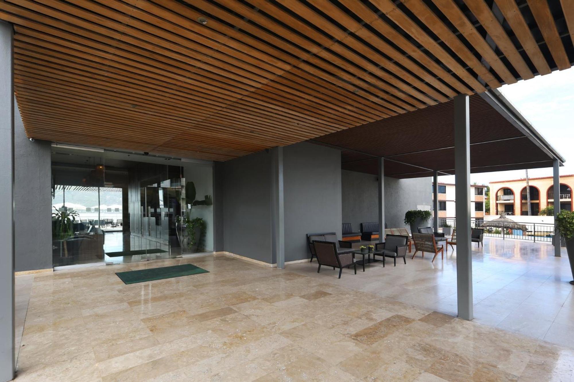 Hotel By Ihg