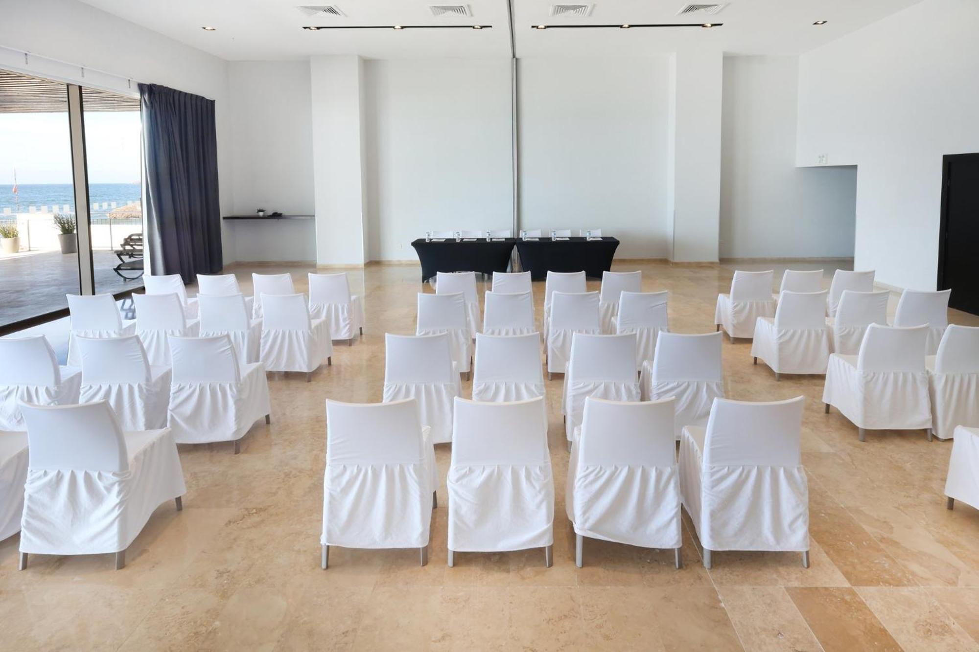 By Ihg 4* Mazatlán