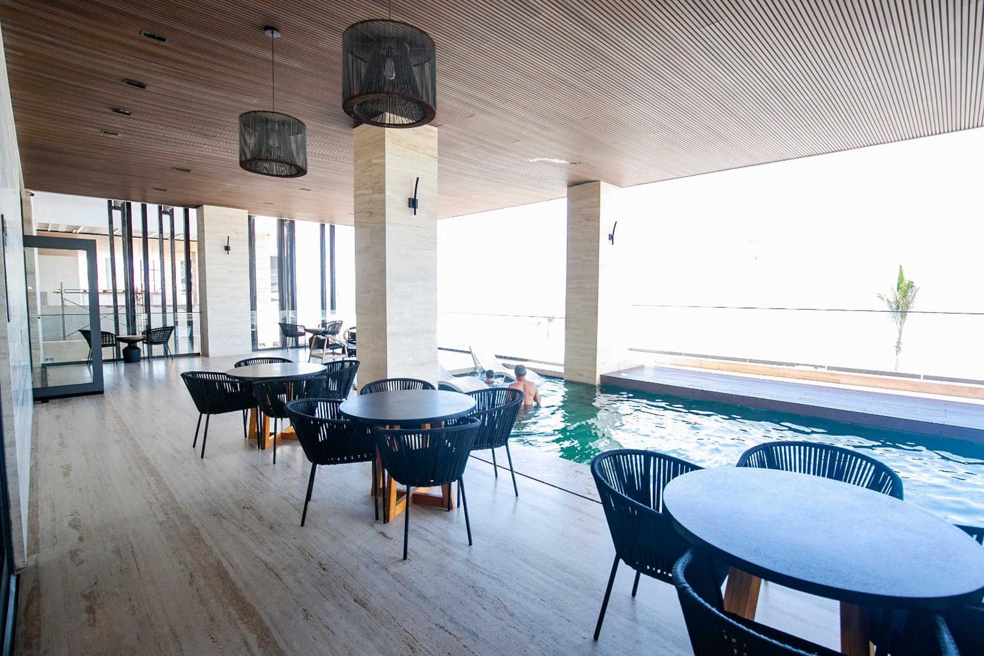 Apartamento On The Malecon 2 Bedroom Ocean View
