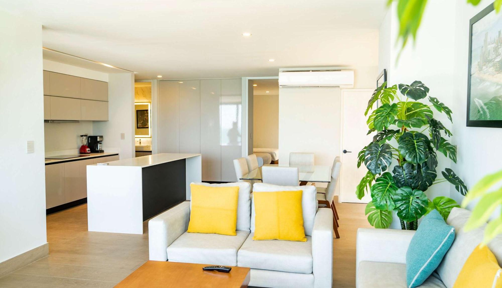 On The Malecon 2 Bedroom Ocean View Apartamento Mazatlán