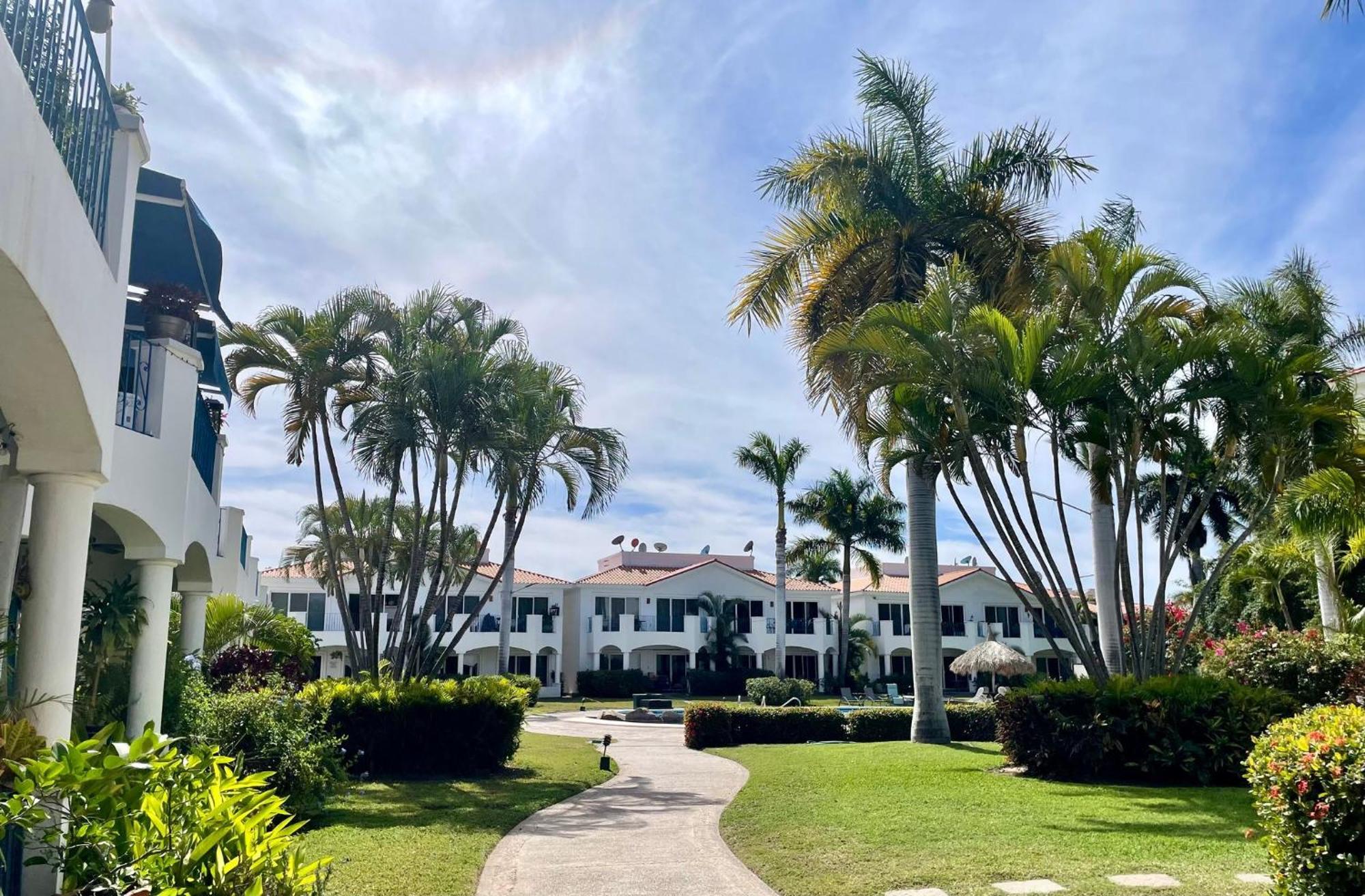 Peaceful Tropical On A Private Golf Course Mazatlán