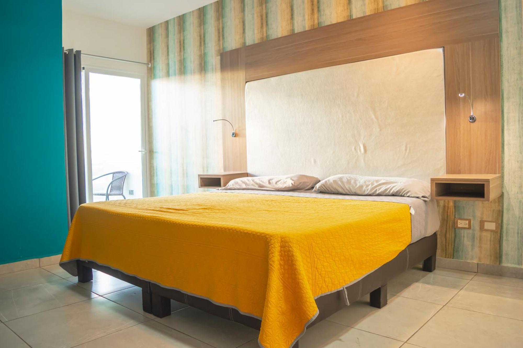 Bonita Hotelera Con Balcon By G P S Rentas *