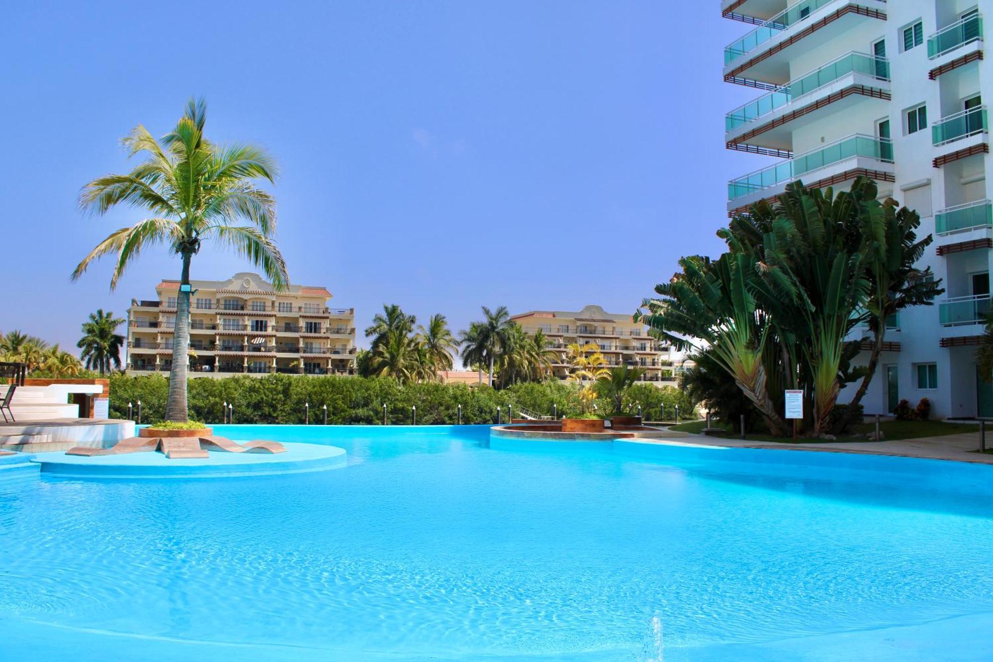 Apartment Con Bonita Vista Del Puerto Deportivo De G P S Rentas