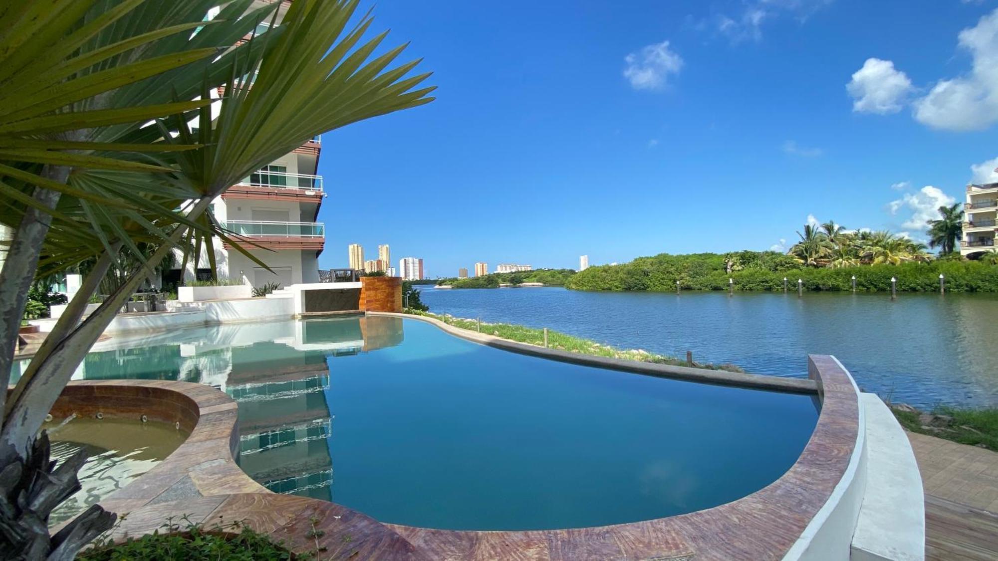 A 2 Min De La Playa , Vista Al Canal By G P S Rentas Apartment
