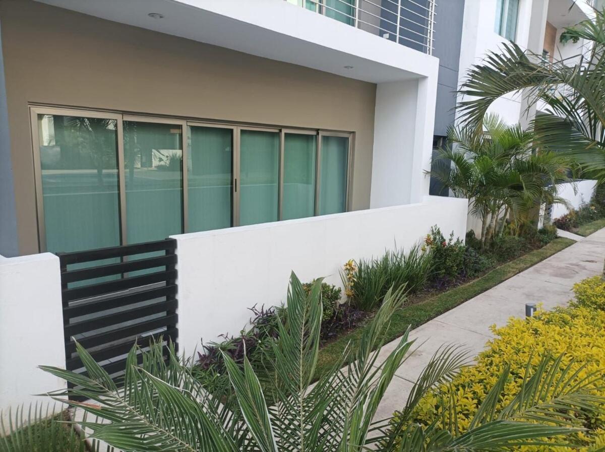 Apartment And Comfortable Apartment, Close To The Pier *