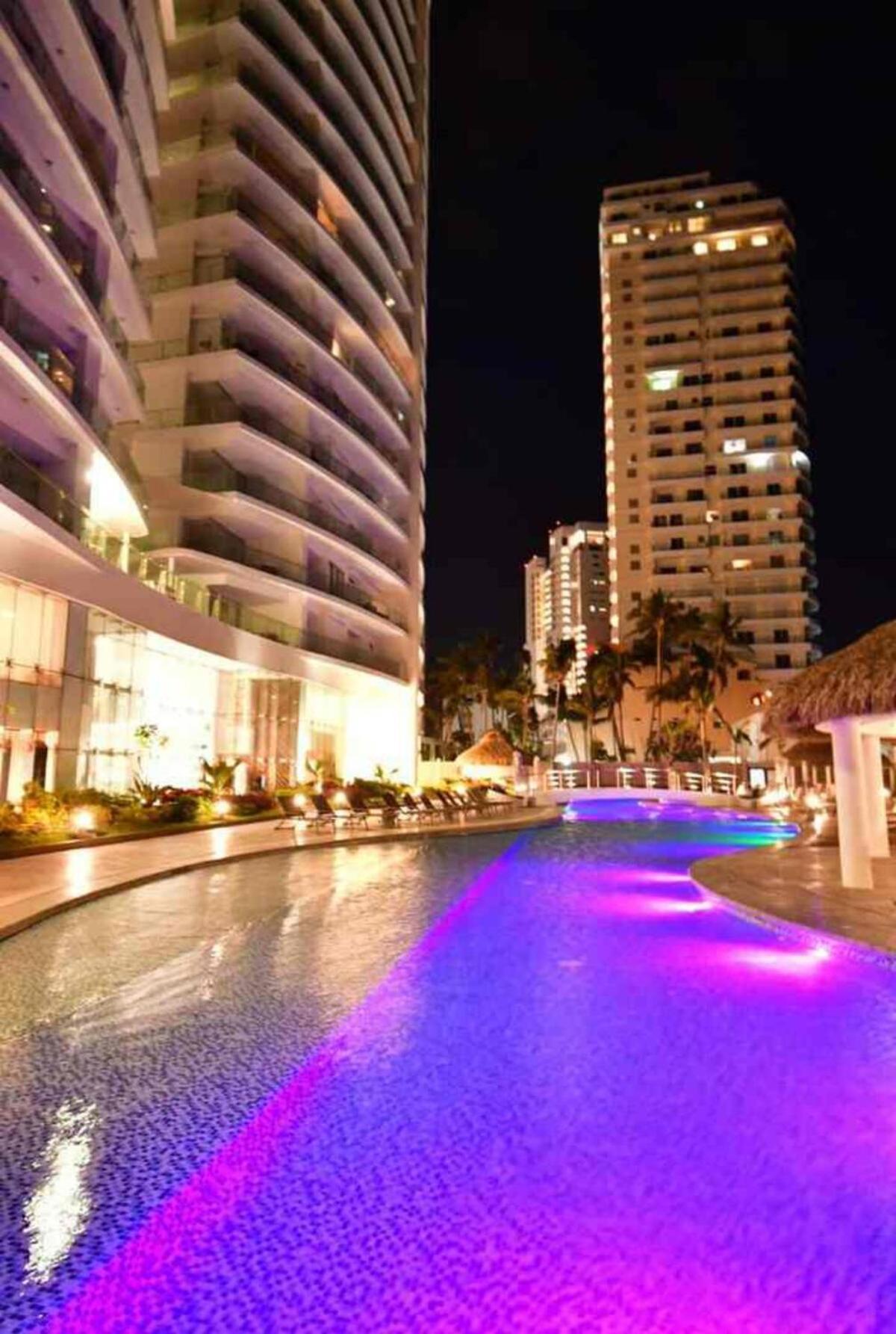 Departamento A Pie De Playa 5 P * Mazatlán