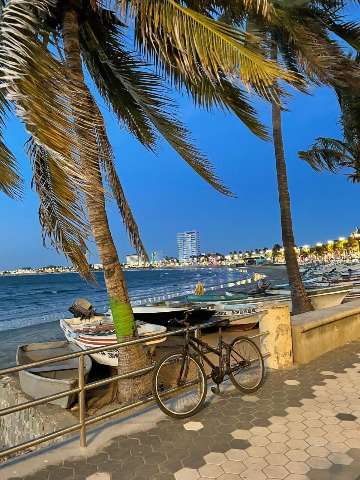 Torre Eme -stunning Bay View & Balcony! Apartamento Mazatlán