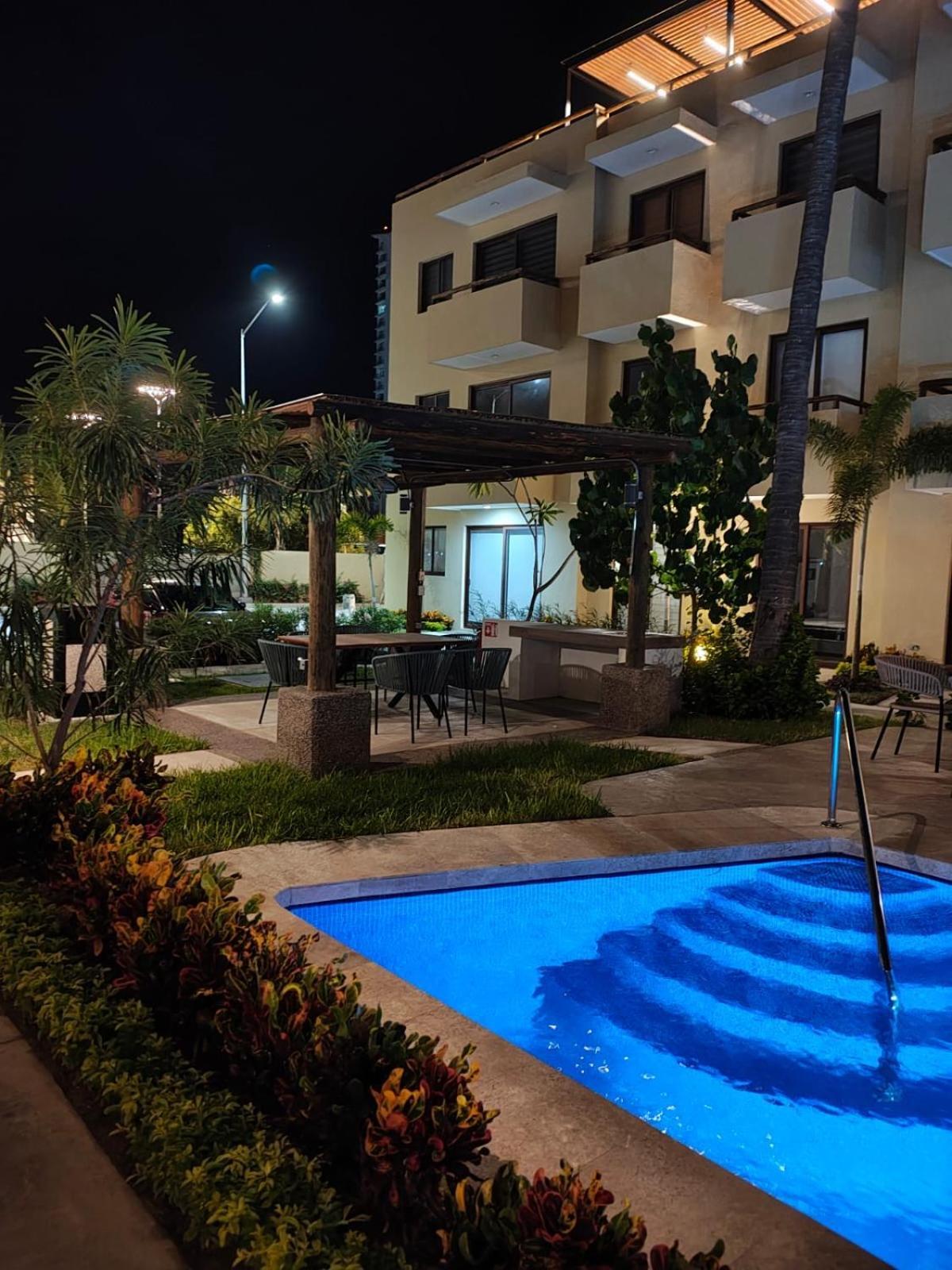 Loft Con Cama King Size,acceso Frente Al Mar, Jacuzzi, Alberca Climatizada Y Cuenta Con Privacidad Apartamento
