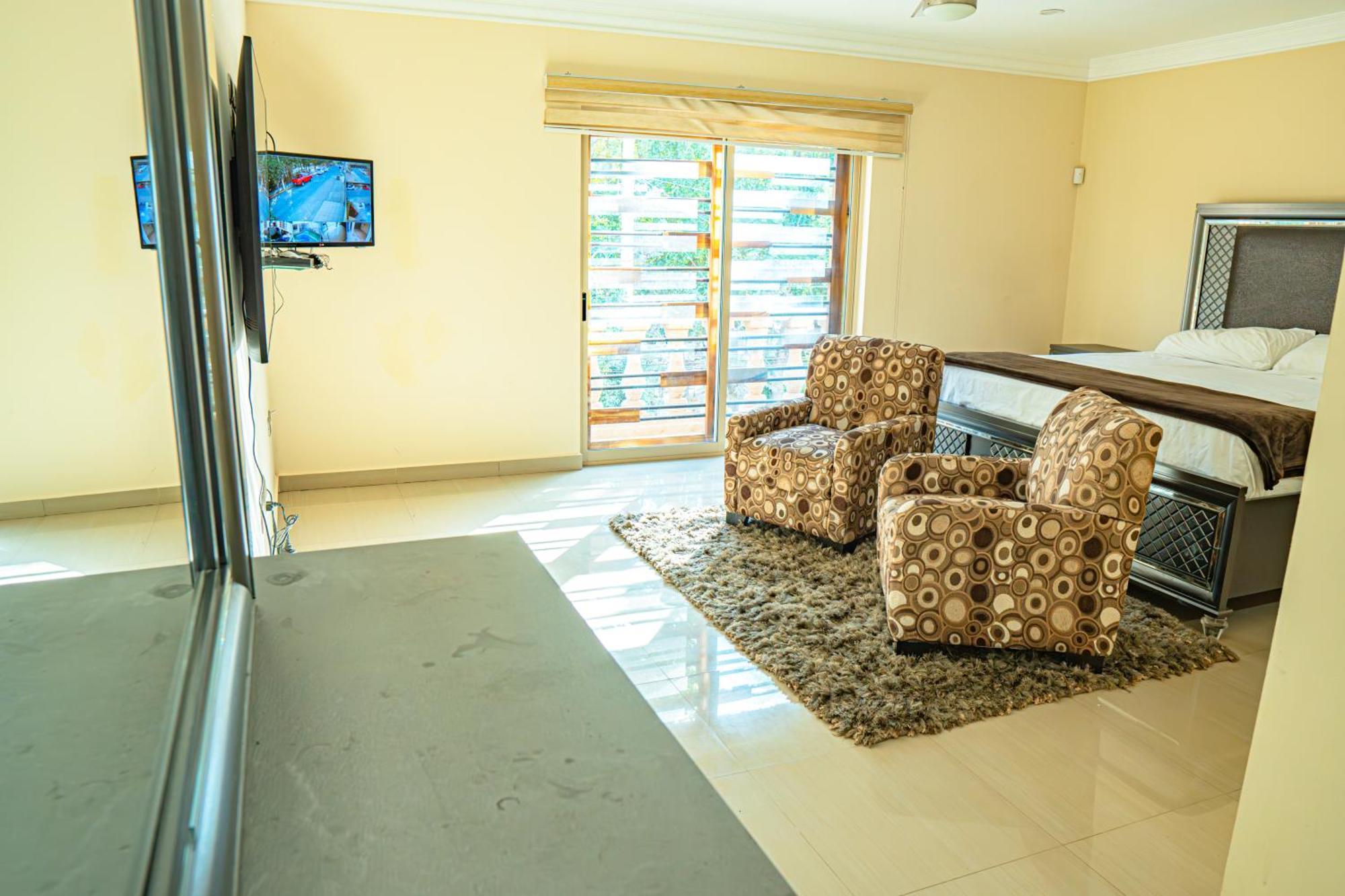 Casa Con Alberca En Excelente Ubicacion, Grupos Grandes De Personas Villa *