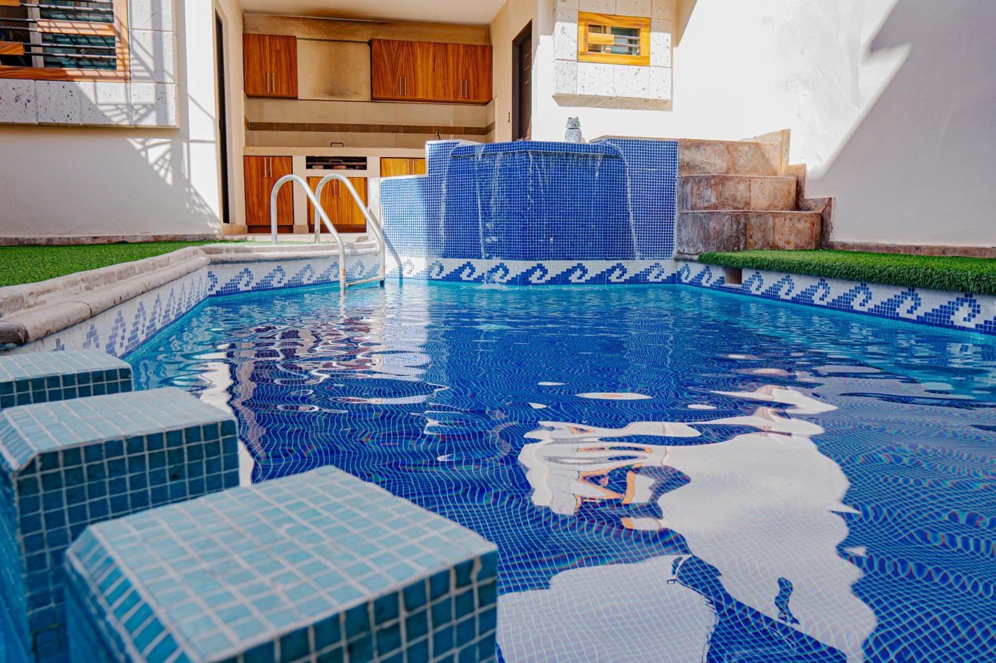 Casa Con Alberca En Excelente Ubicacion, Grupos Grandes De Personas Villa