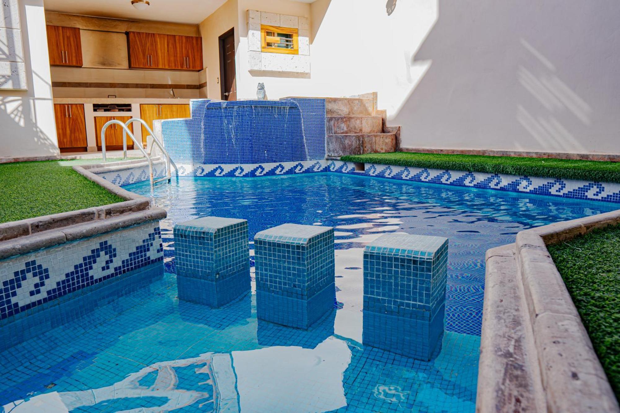 Casa Con Alberca En Excelente Ubicacion, Grupos Grandes De Personas Villa *