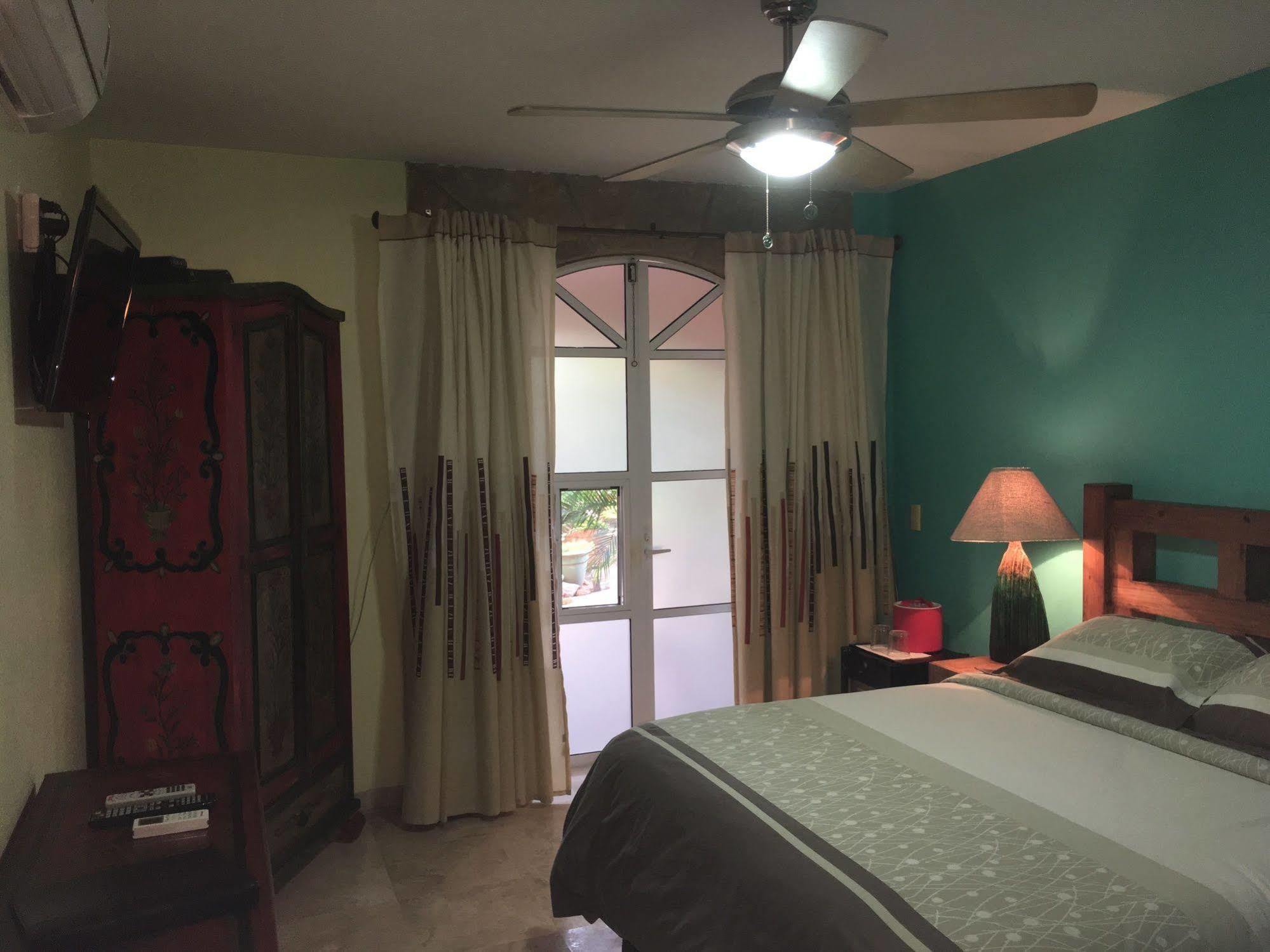 El Sol La Vida Front B/b Adults Only 4*