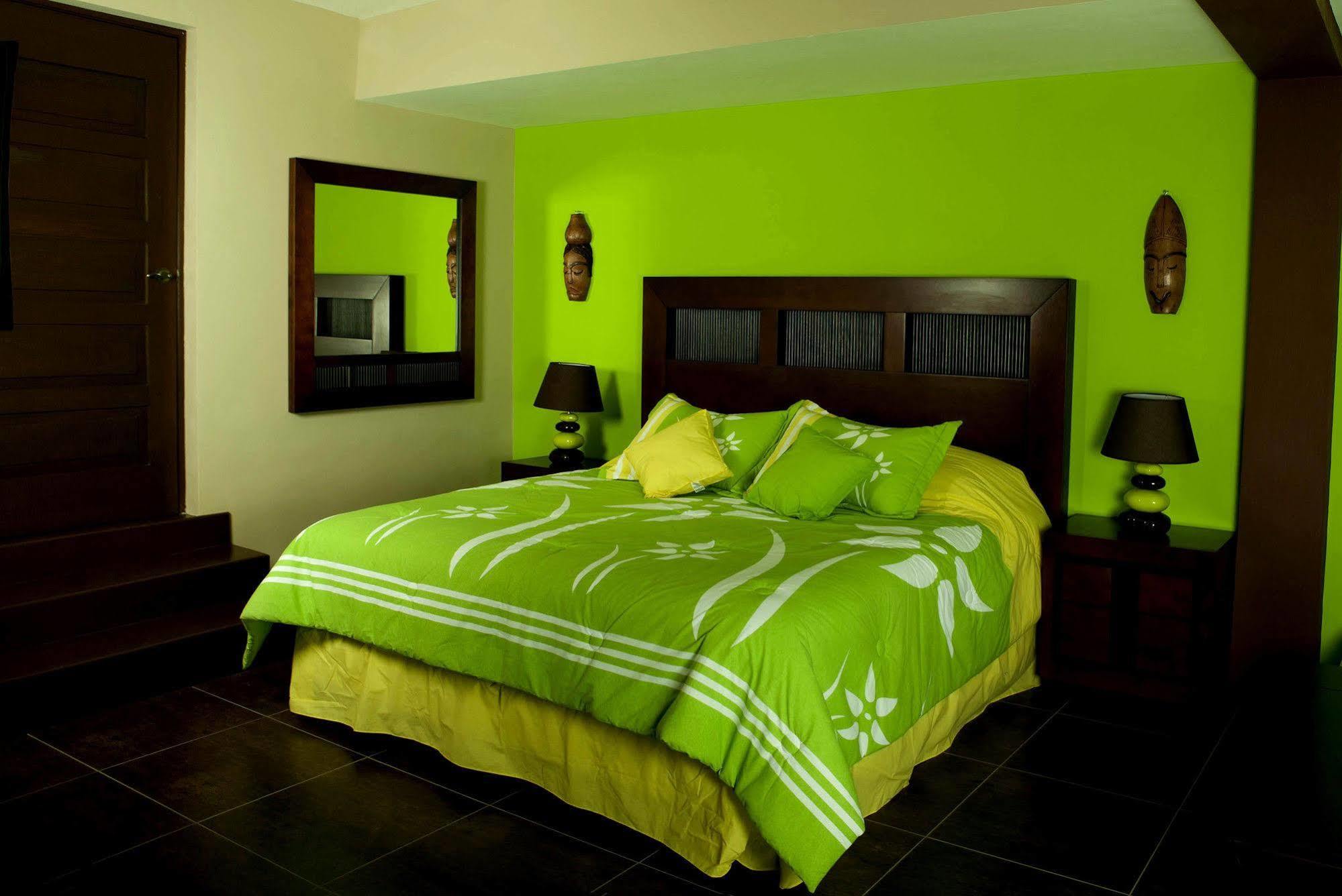Hotel 7 Maravillas Adults Only 4*