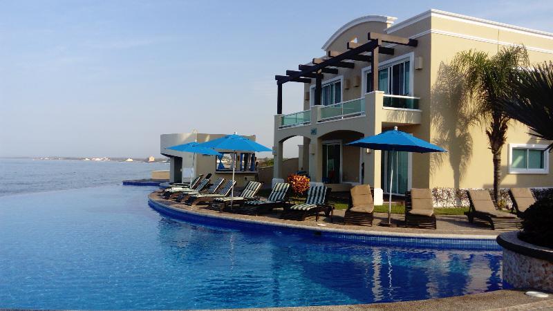 Diamond Bay Boutique By Bloom Hotel