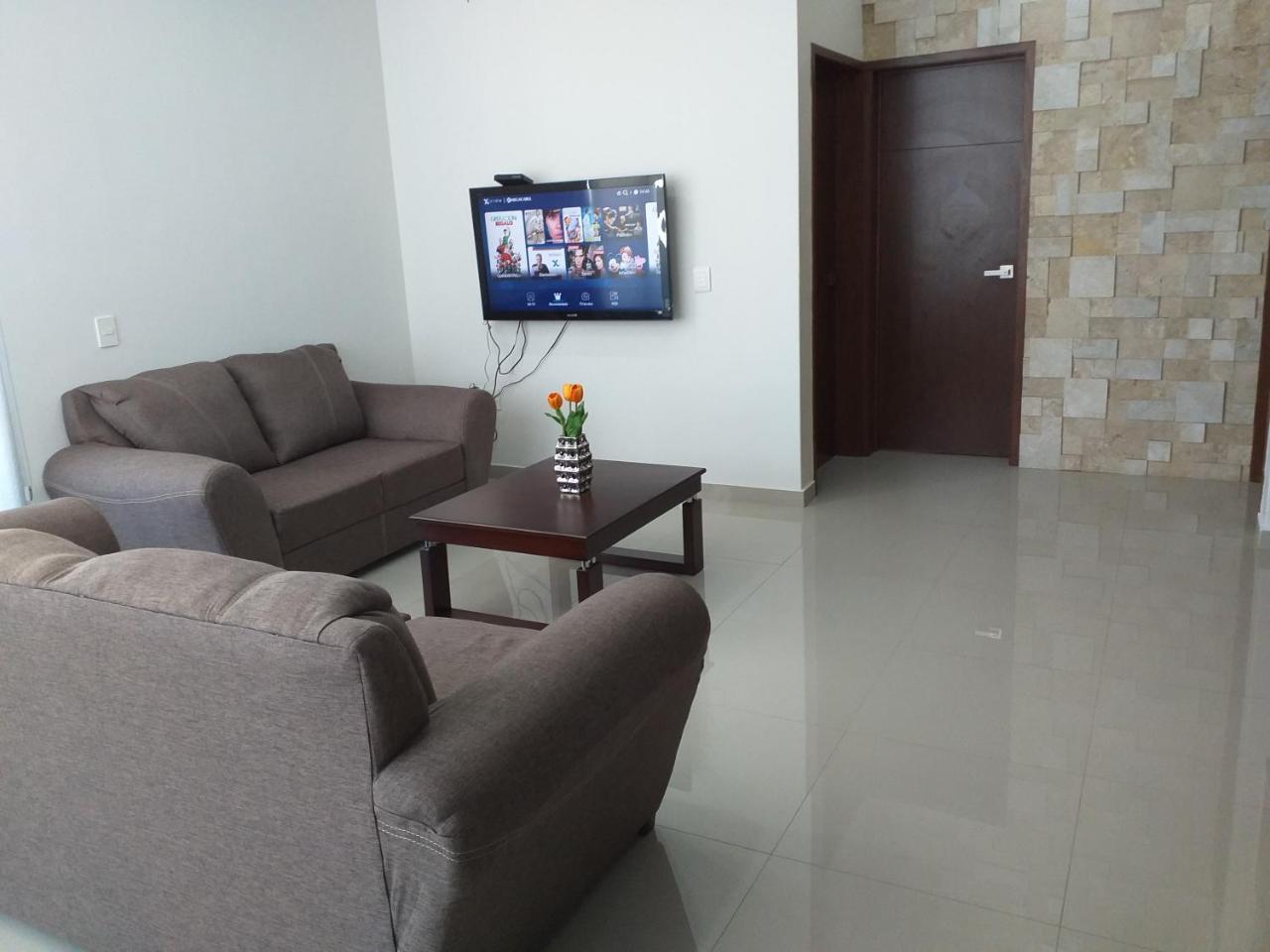 Renta Vacacional A 2 Cuadras De La Playa O Malecon De Apartment *