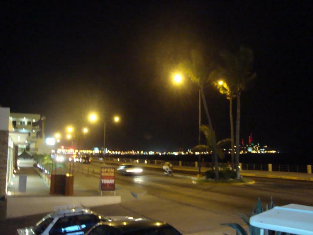 Departamento Centrico A 2 Cuadras De La Playa, Close To The * Mazatlan