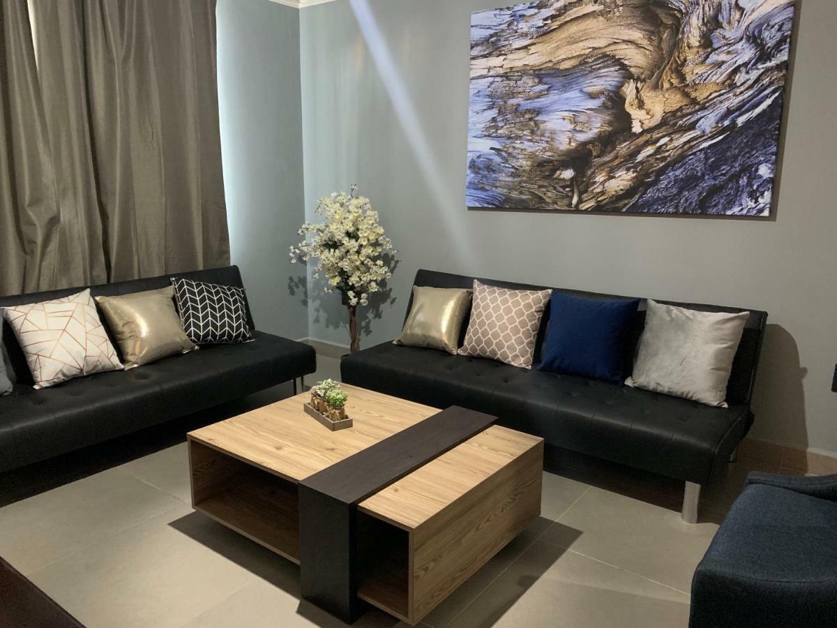 Apartamento Zona Dorada: Amplio Departamento 12 *