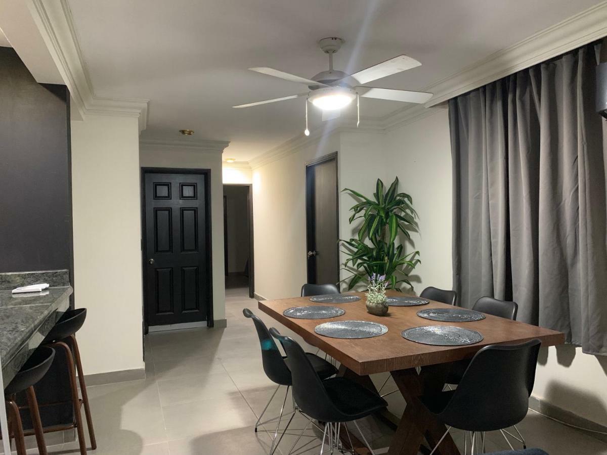 Apartamento Zona Dorada: Amplio Departamento 12 *