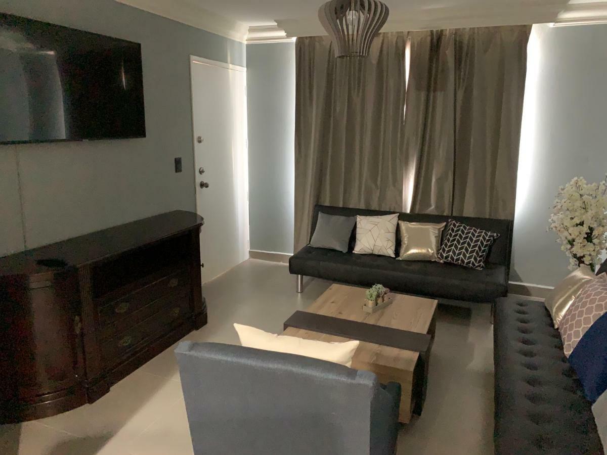 Apartamento Zona Dorada: Amplio Departamento 12