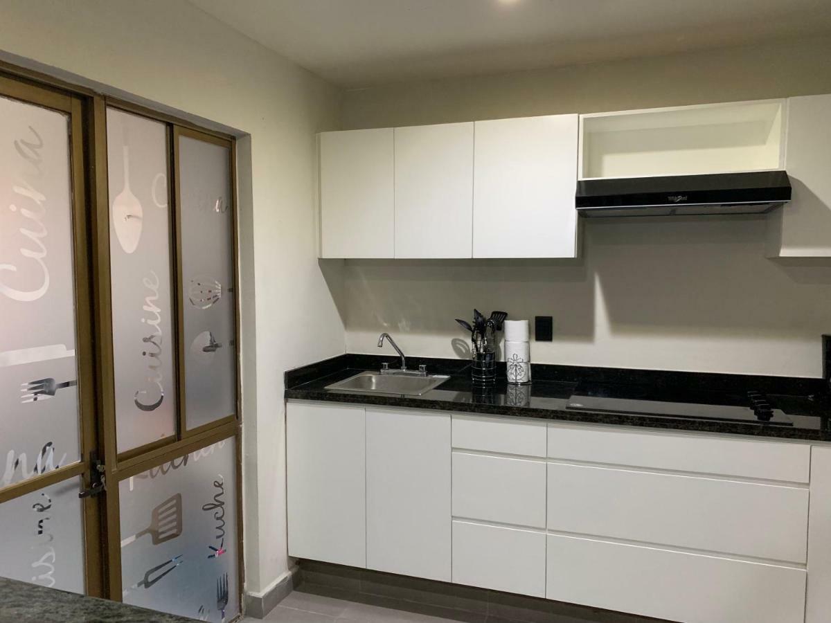 Apartamento Zona Dorada: Amplio Departamento 12 *
